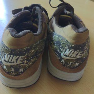 Nike AIR MAX 1 'FRIENDLY FOOTBALL PACK' 308866-202